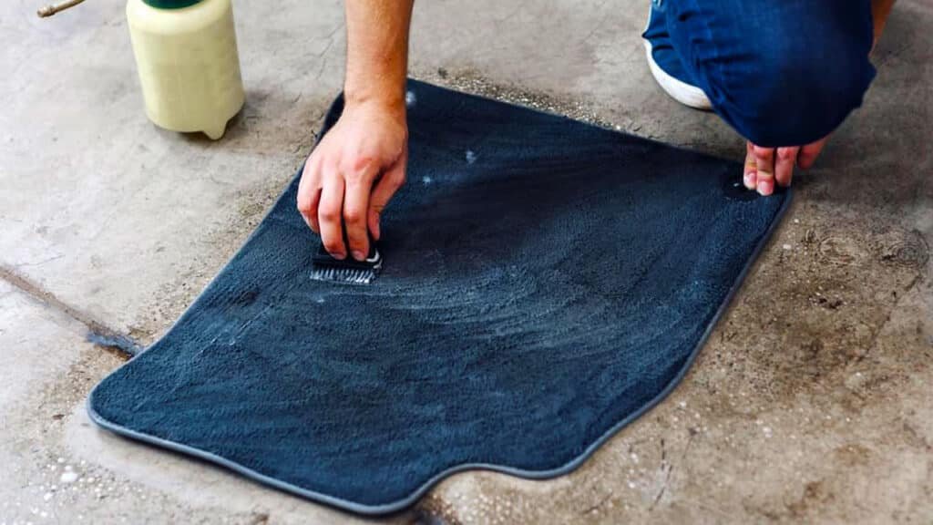 how-to-clean-car-mats-rubber-cloth-with-easy-steps-it-s-car-wash